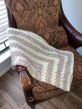 Cozy Cream Crochet Throw with Pastel Speckle